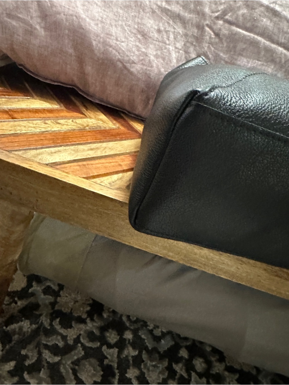 Portland Leather Naomi oversized Black Tote - Picture 3 of 6
